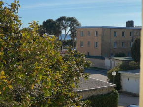 Appartement Cosy à 10m de la Plage - Tout Équipé, Parking Gratuit, 4 Pers. - FR-1-770-12